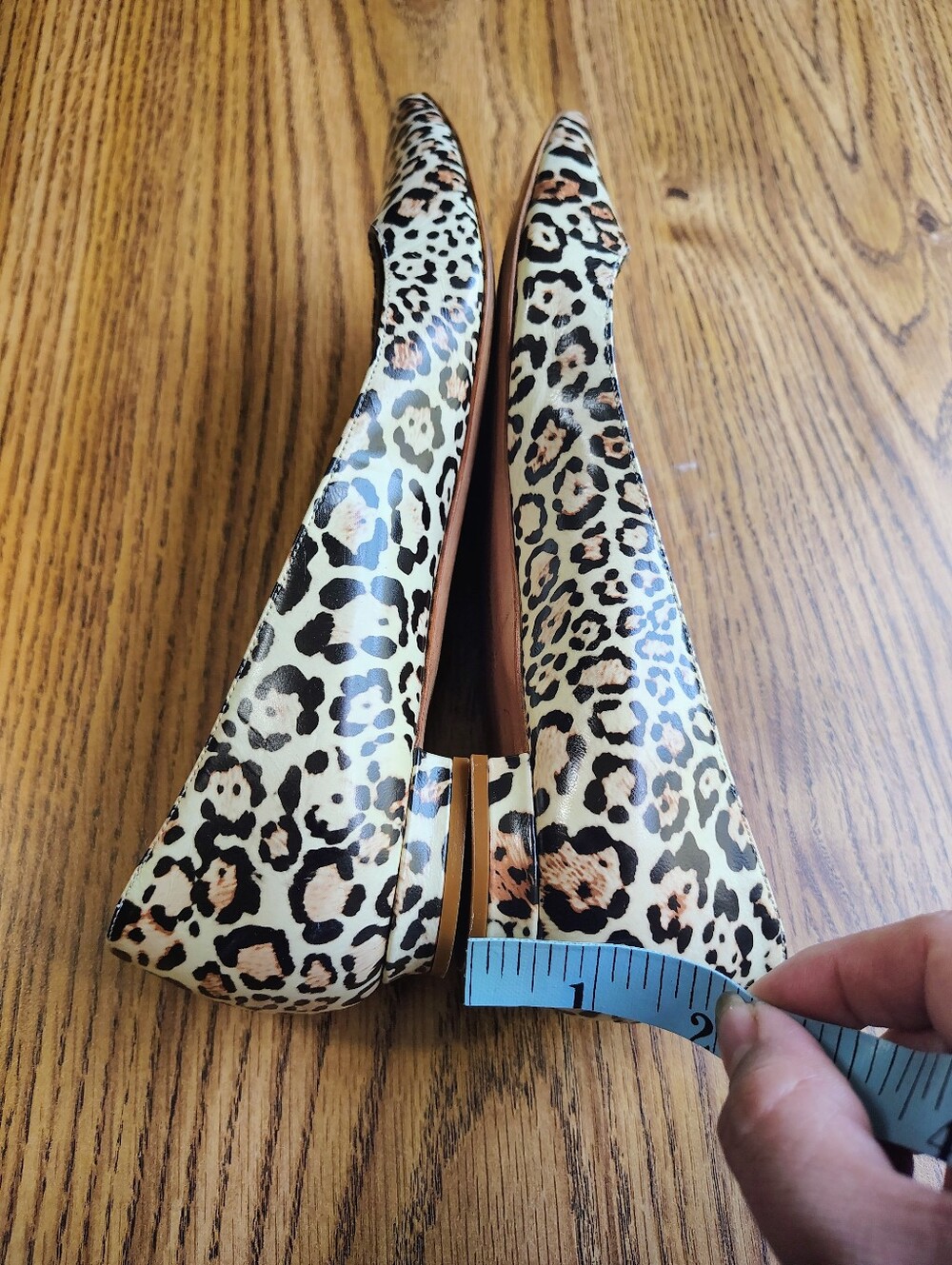 Manolo Blahnik Leather Pointed-Toe Leopard Print Women's Flats Beige Black 36½. - Picture 9 of 15